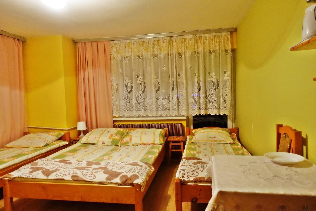 Pokoje Goscinne U Moni Białka Esterno foto